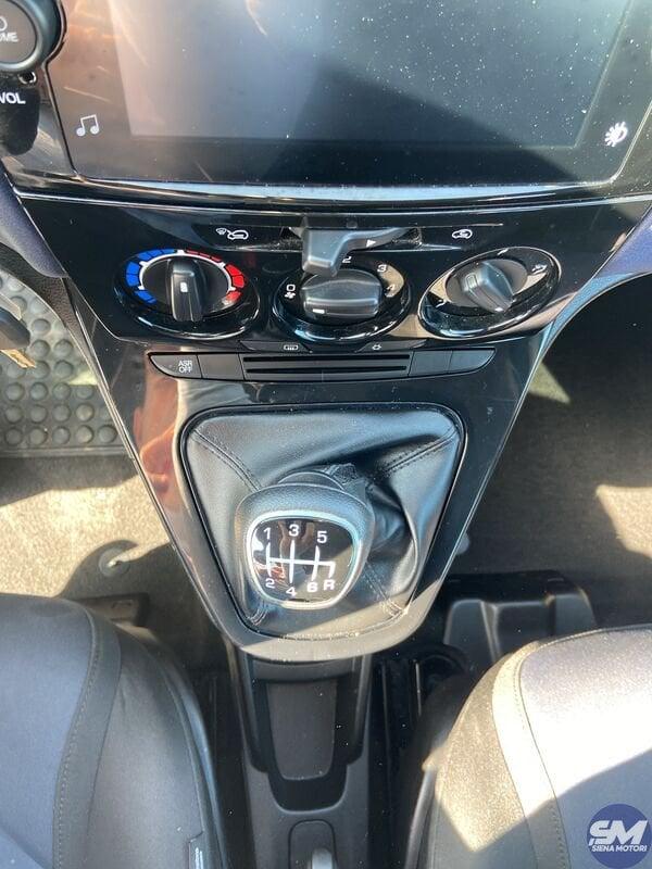 Lancia Ypsilon 1.0 FireFly 5 porte S&S Hybrid Platino