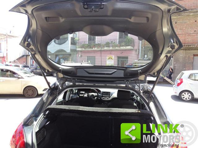 PEUGEOT 208 1.4 8V HDi 68CV 5p. Allure