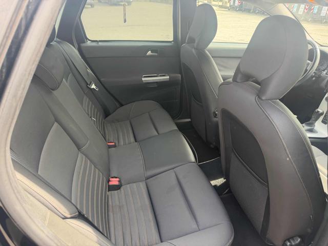 VOLVO V50 D2 R-design senza nessun lavoro da fare