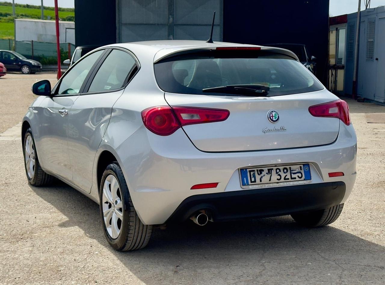 Alfa Romeo Giulietta 1.6 JTDm-2 105 CV Distinctive