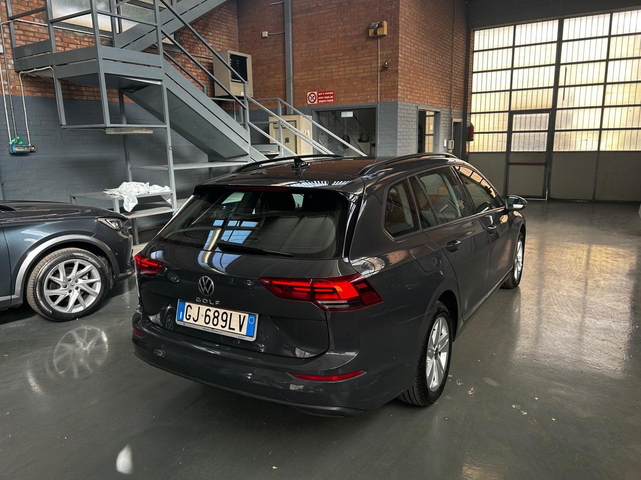 Volkswagen Golf Variant 2.0 TDI SCR DSG Life neopatentati