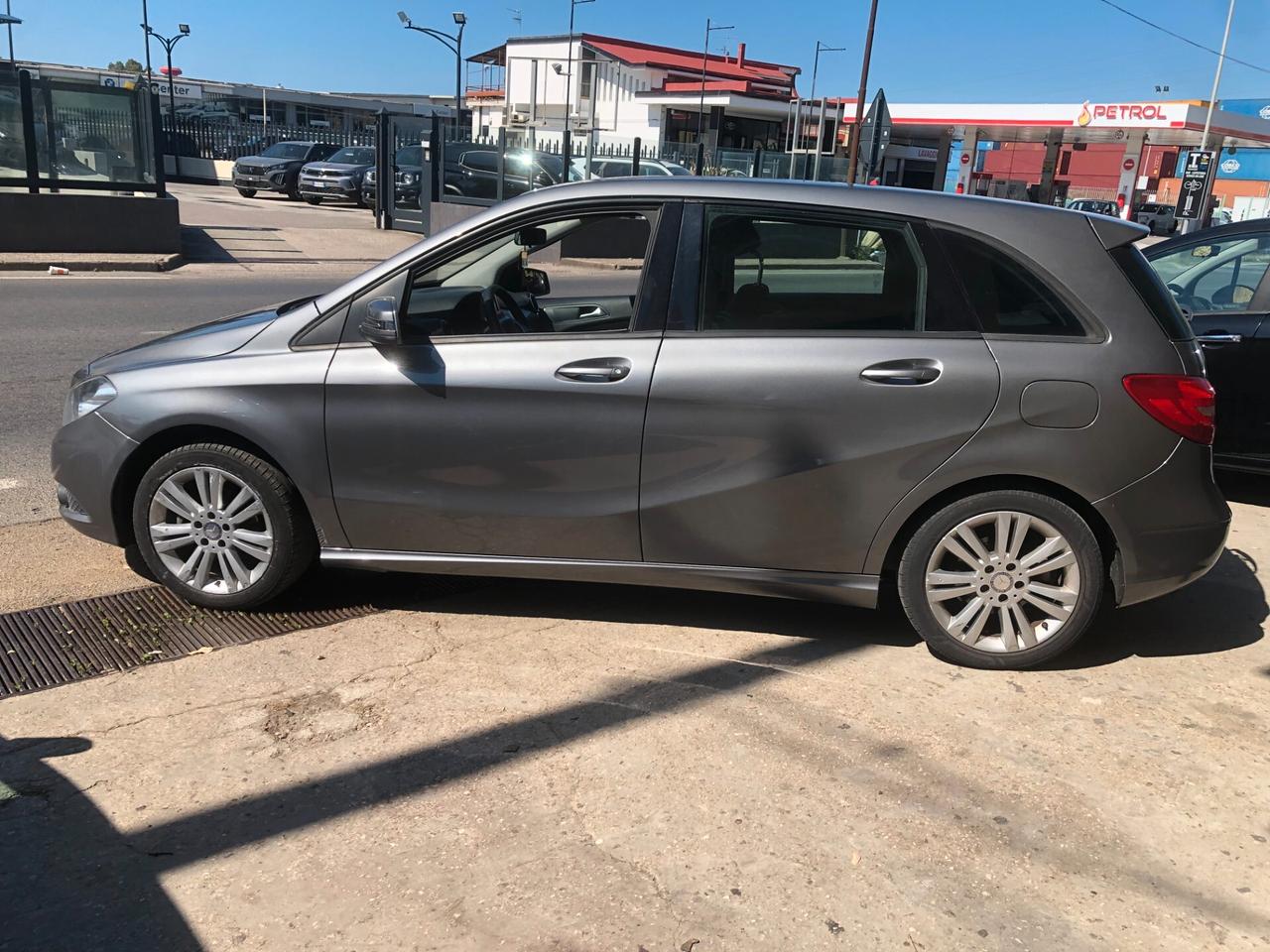 Mercedes-Benz B 180 CDI Premium 2014 - Garanzia 12 Mesi - Tagliandata - Retrocamera - Perfetta