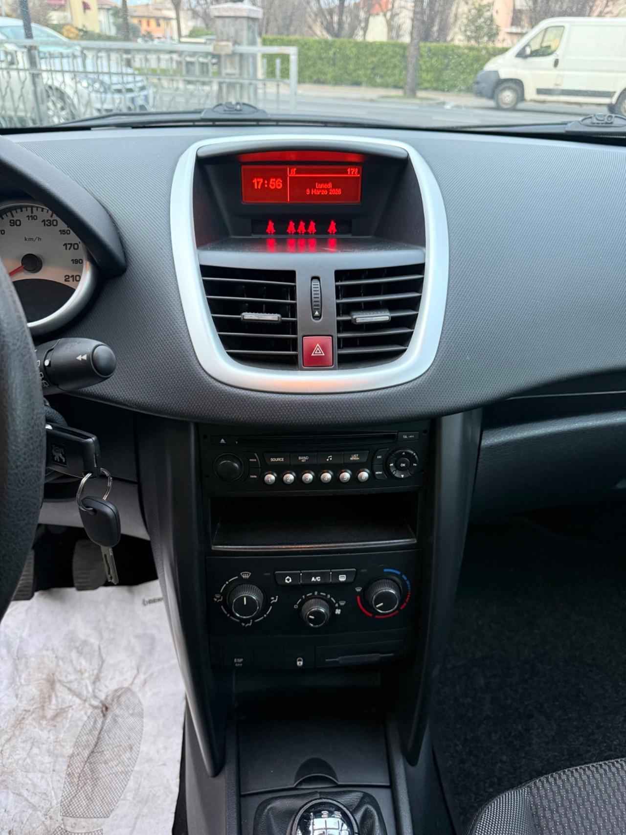 Peugeot 207 1.4 HDi 70CV FAP 5p. XS