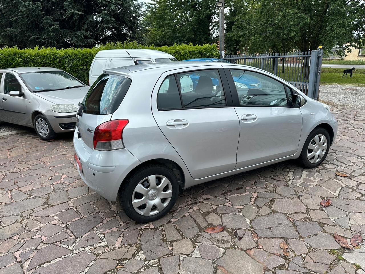 Toyota Yaris 1.0 5 porte Luxury pack