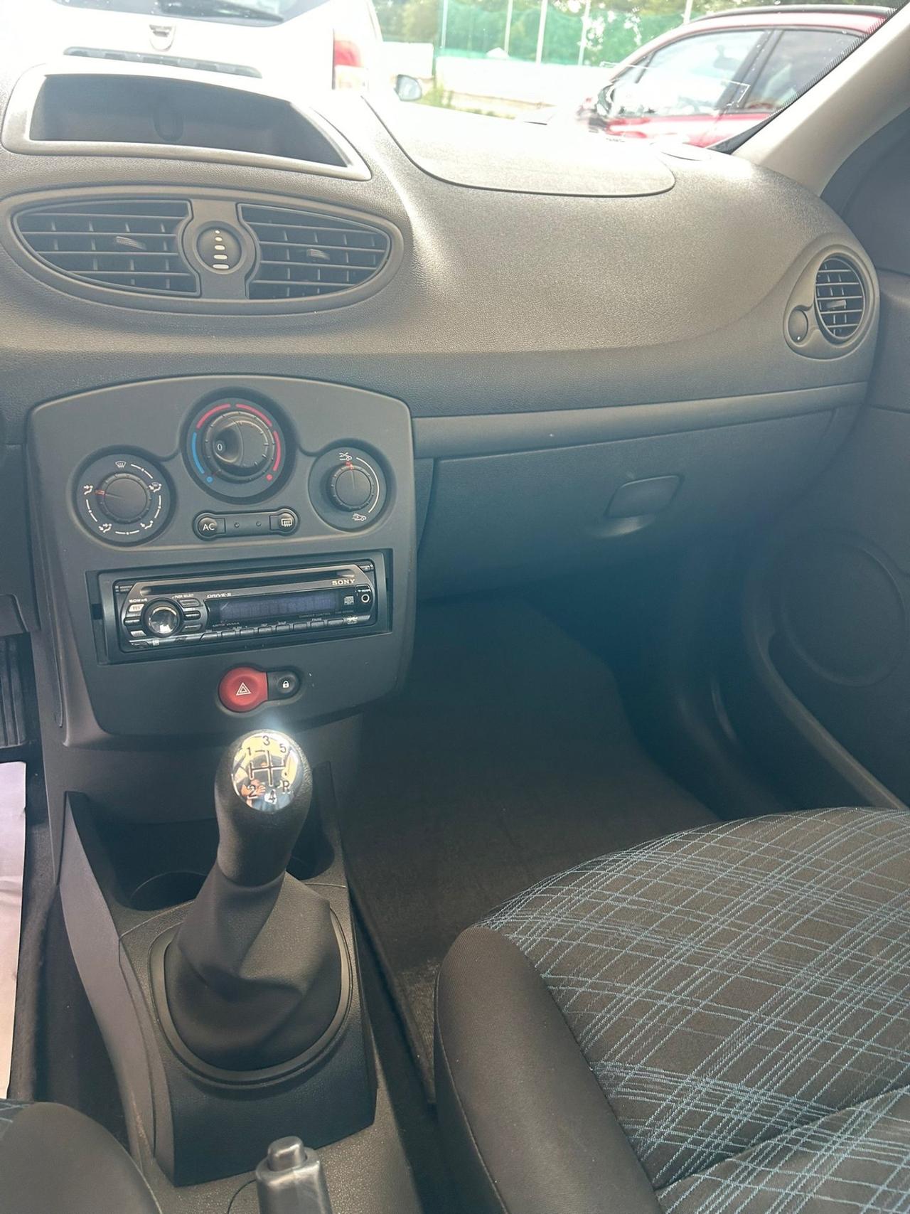 Renault Clio 1.2 16V 5 porte Le Iene