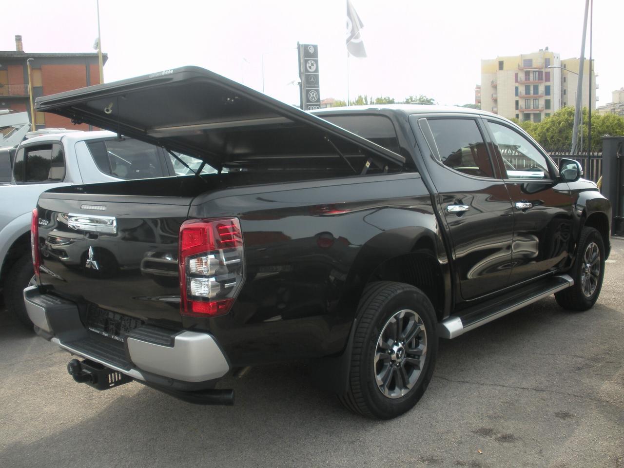 Mitsubishi L200 2.3 D Double Cab 4x4 Super Select Diamond aut.
