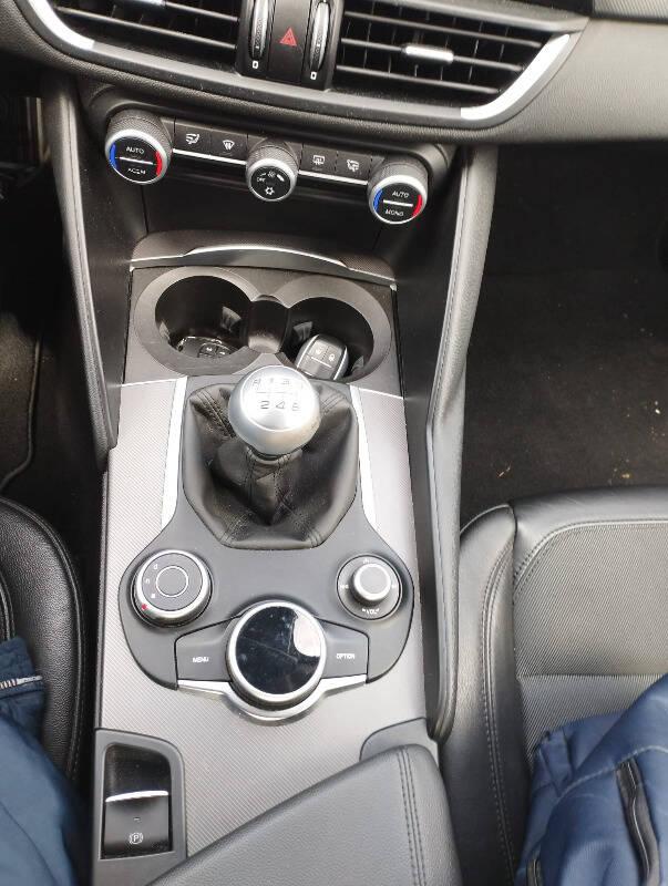 Alfa Romeo Giulia 2.2 t Super 150cv