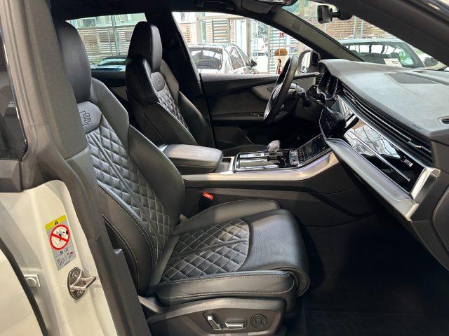 AUDI Q8 55 TFSI e Plug-in quattro S line -22" - B&O - FULL