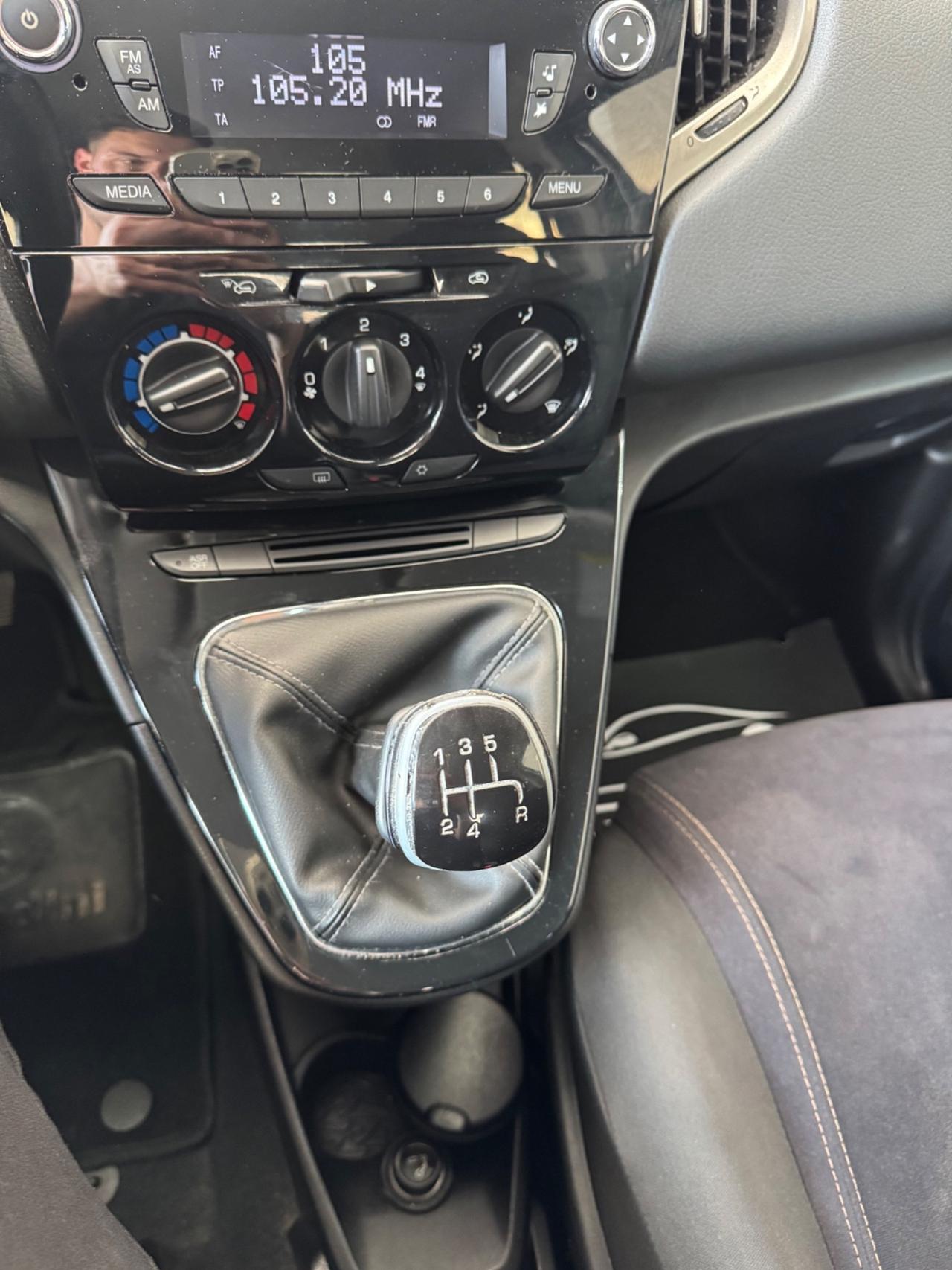 Lancia Ypsilon 1.2 69 CV 5 porte Platinum