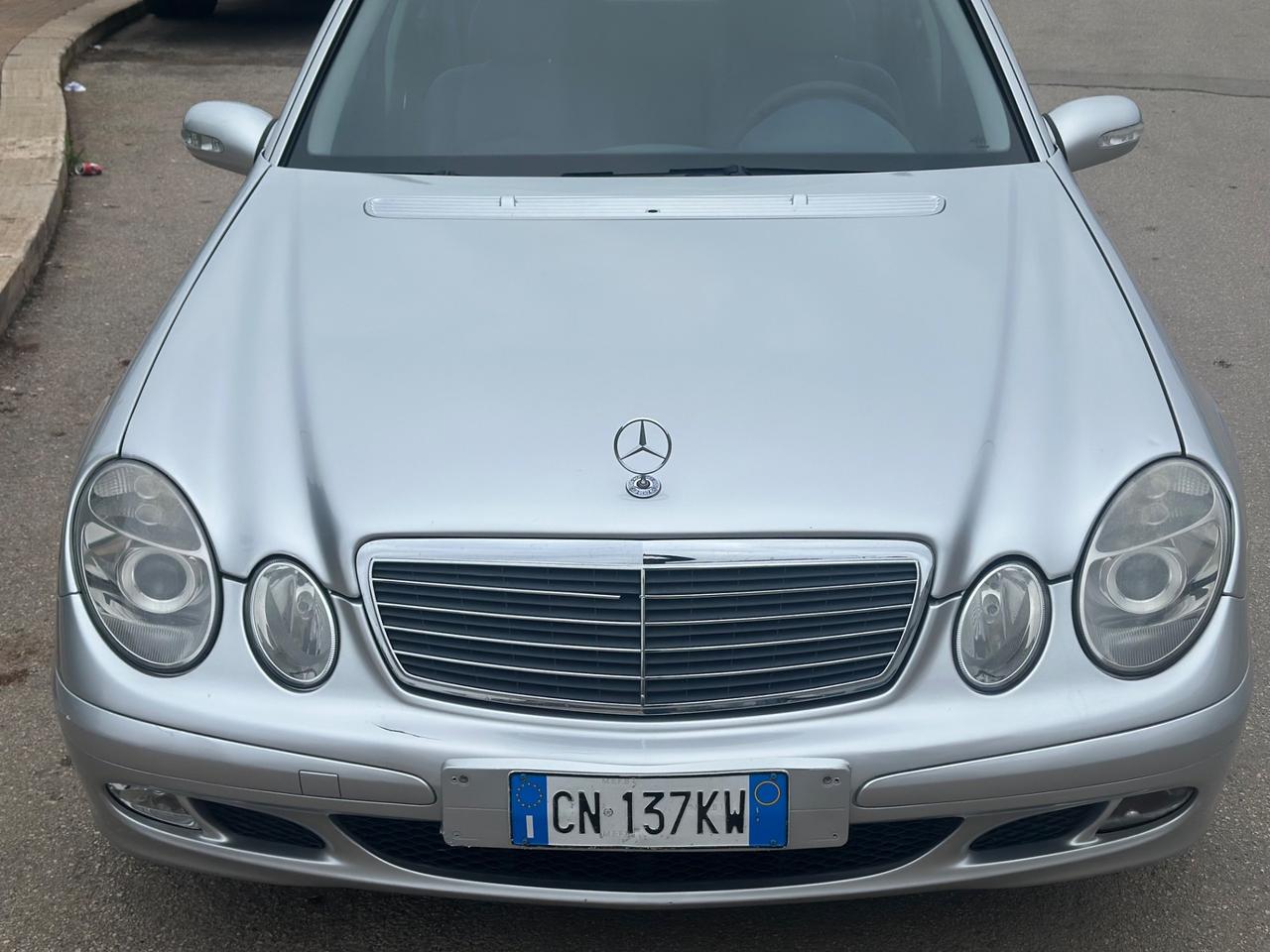 MERCEDES CLASSE E 220 - CAMBIO AUTOMATICO