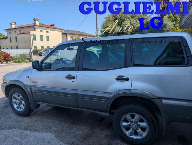 NISSAN Terrano II 2.7 Tdi 5 porte Luxury 4x4