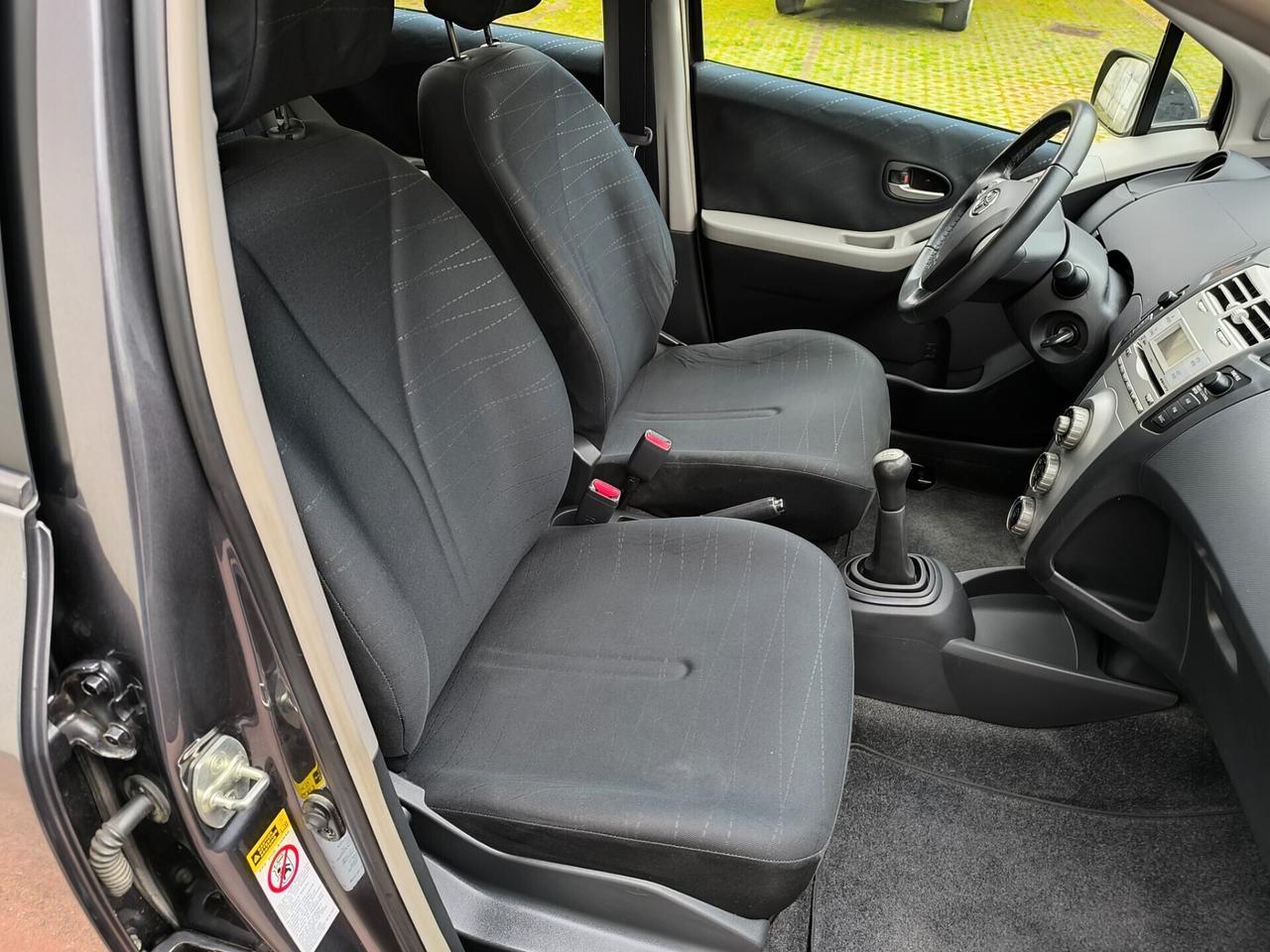 Toyota Yaris 1.0 5 porte Sol