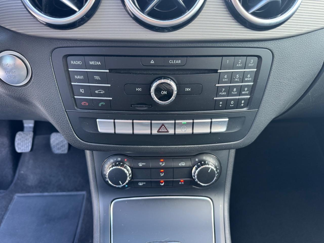 Mercedes-benz B 180 d Sport Retrocamera, Tempomat, Navi