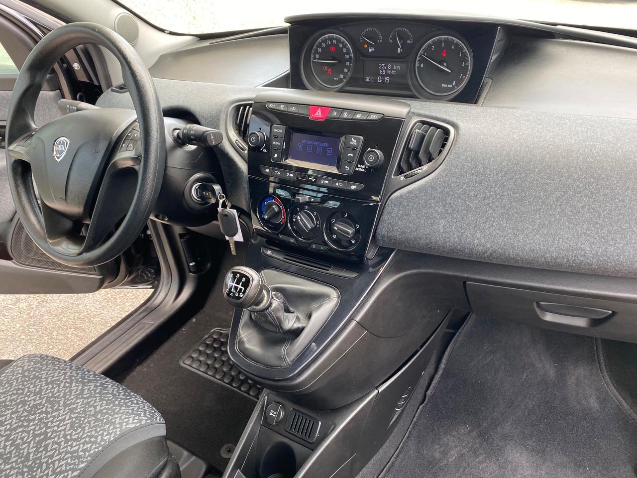 Lancia Ypsilon 1.0 FireFly Hybrid - 2021