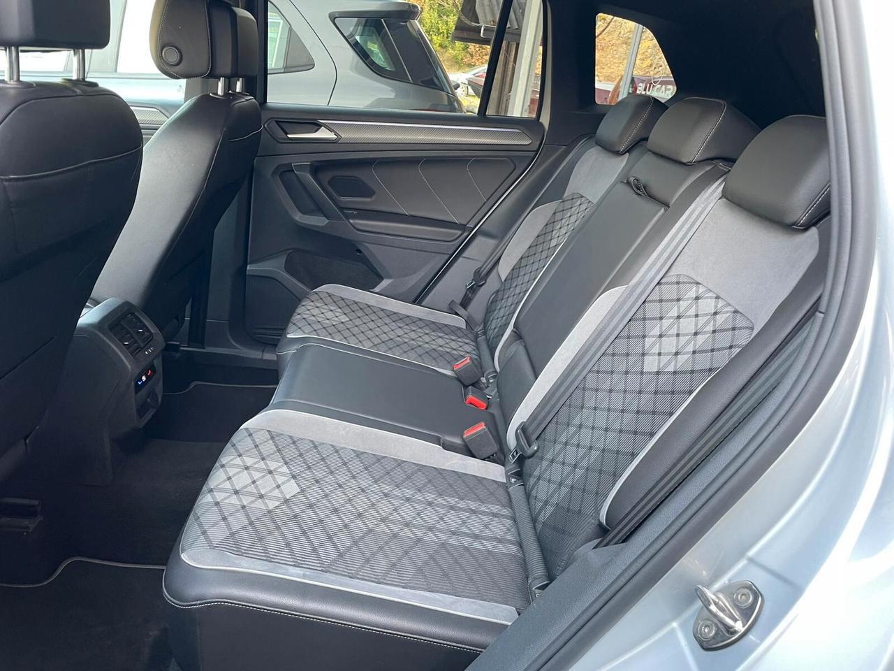 VOLKSWAGEN TIGUAN 2.0TDI R-LINE DSG 150cv