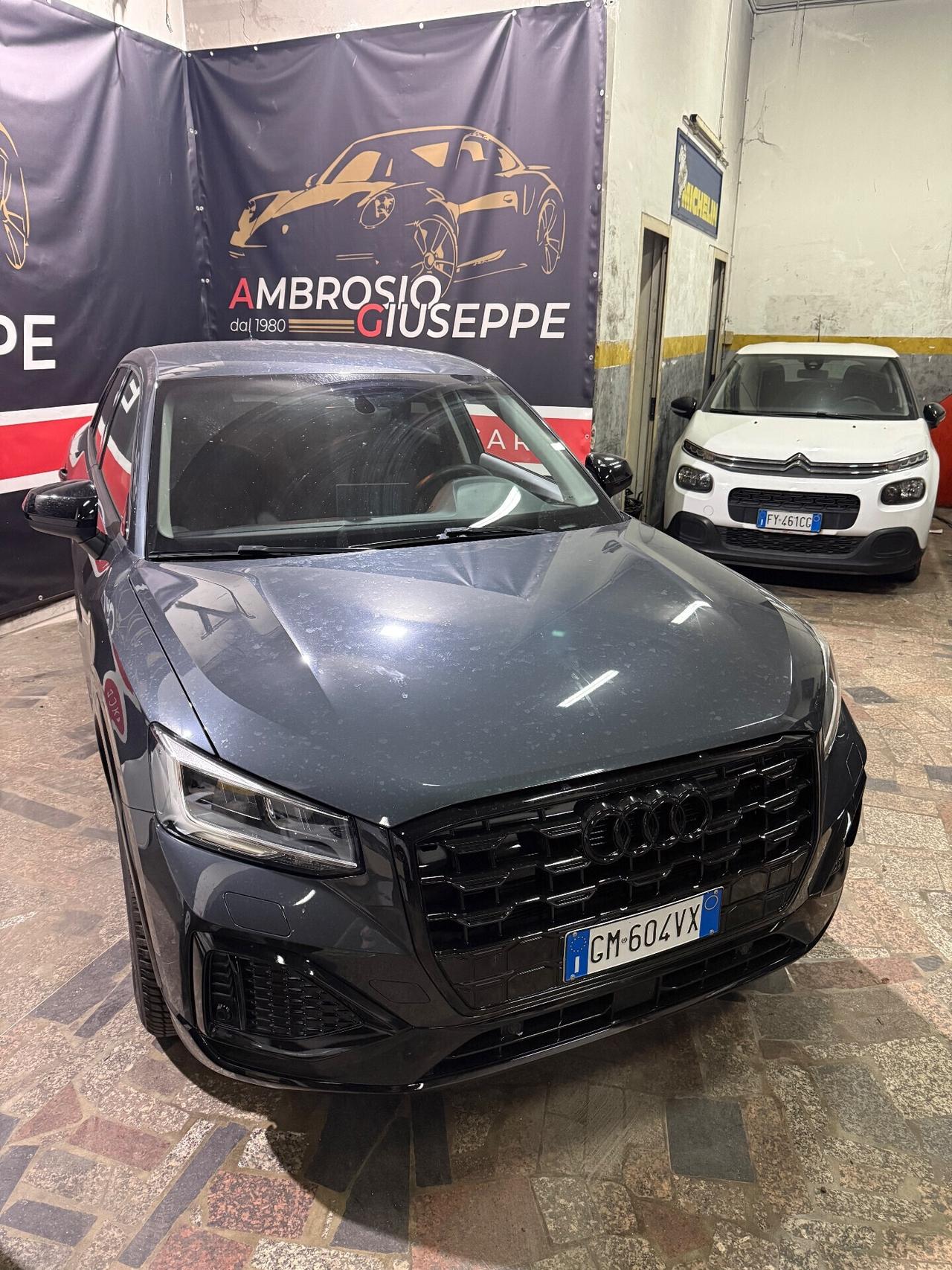 Audi Q2 30 TDI S tronic Identity Black