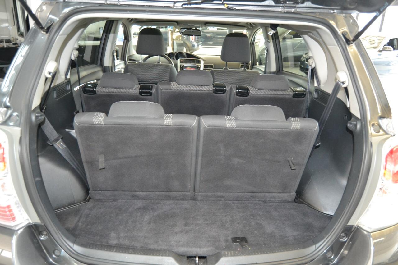 Toyota Verso 1.6 D-4D Style 7Posti/Navi/Tetto/Cruise