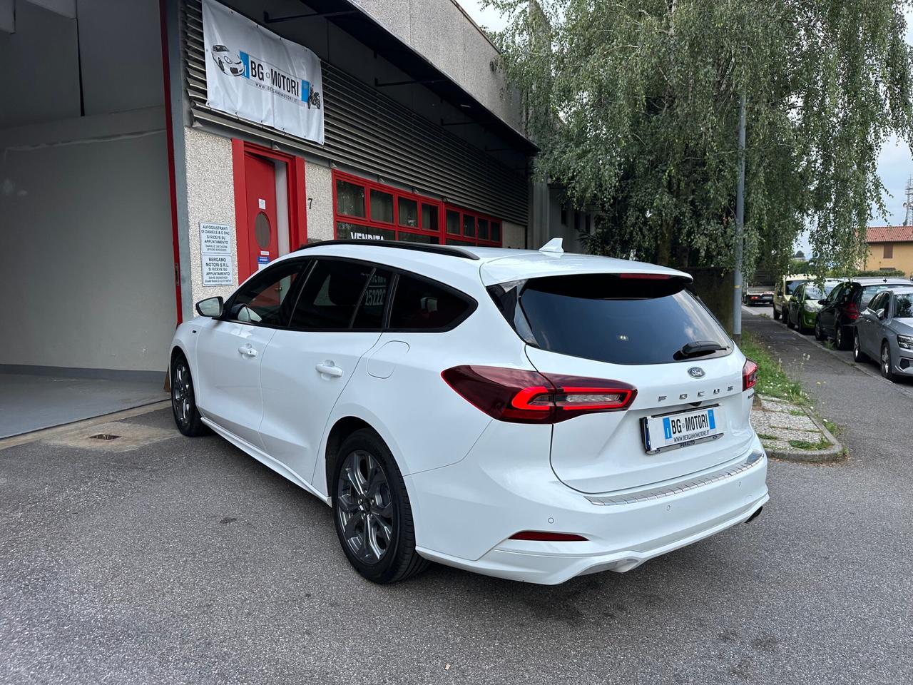 Ford Focus SW 1.0 ecoboost hybrid ST-Line 125cv ok neopat.