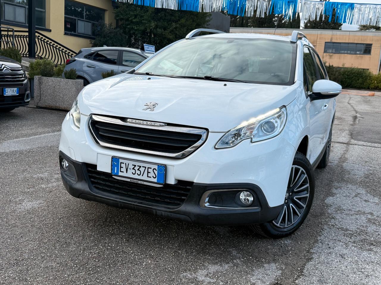 " POCHI KM " Peugeot 2008 PureTech 82 Active
