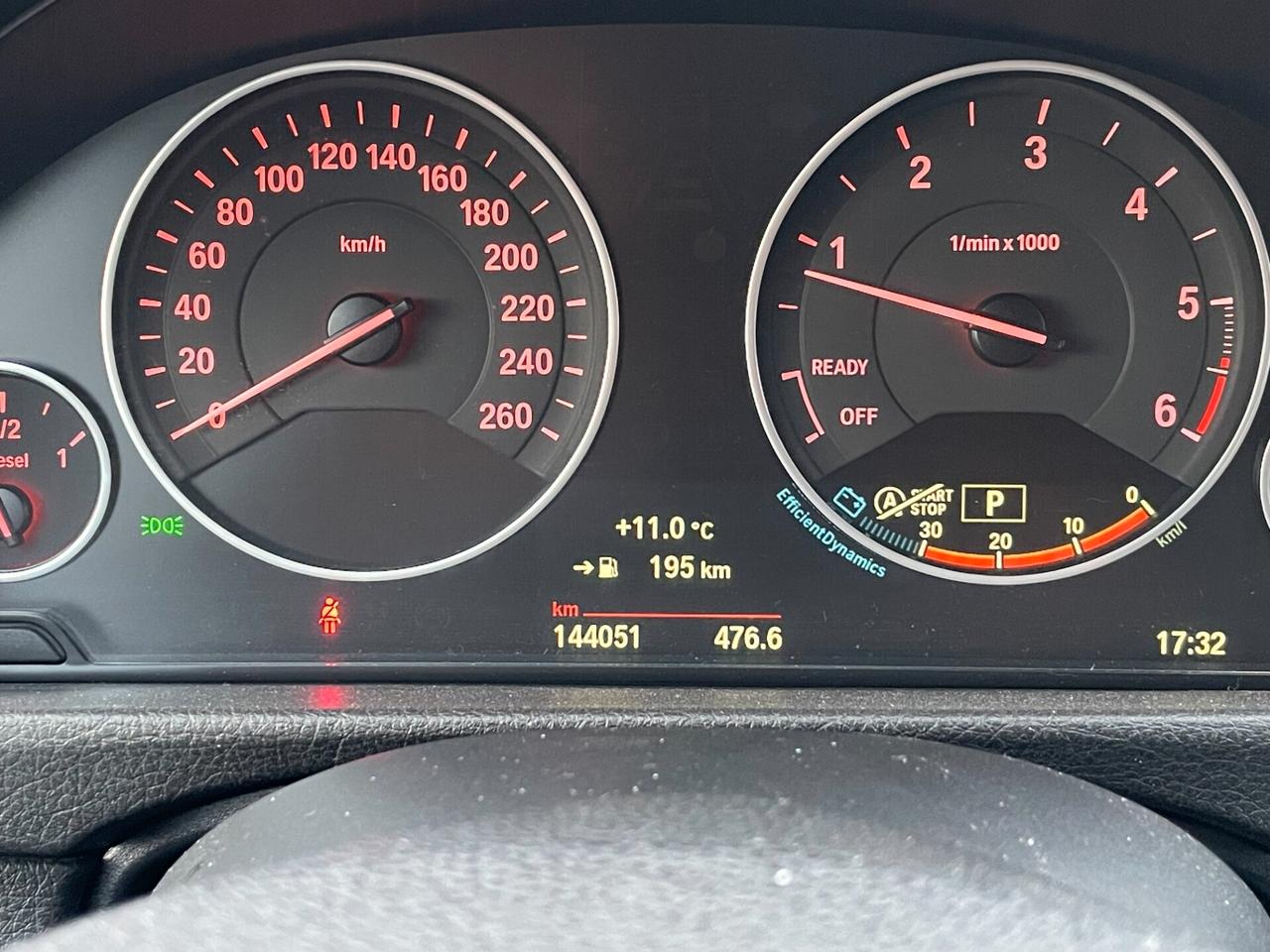 Bmw 318 318d Touring Luxury aut. NEOPATENTATI - GANCIO TRAINO