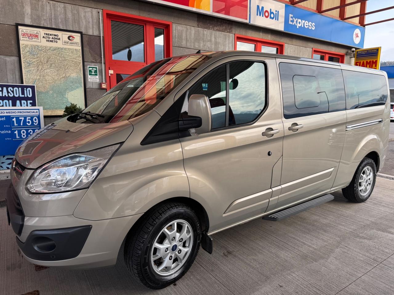 Ford Tourneo Custom Tourneo Custom 300 2.2 TDCi 155CV PL Titanium