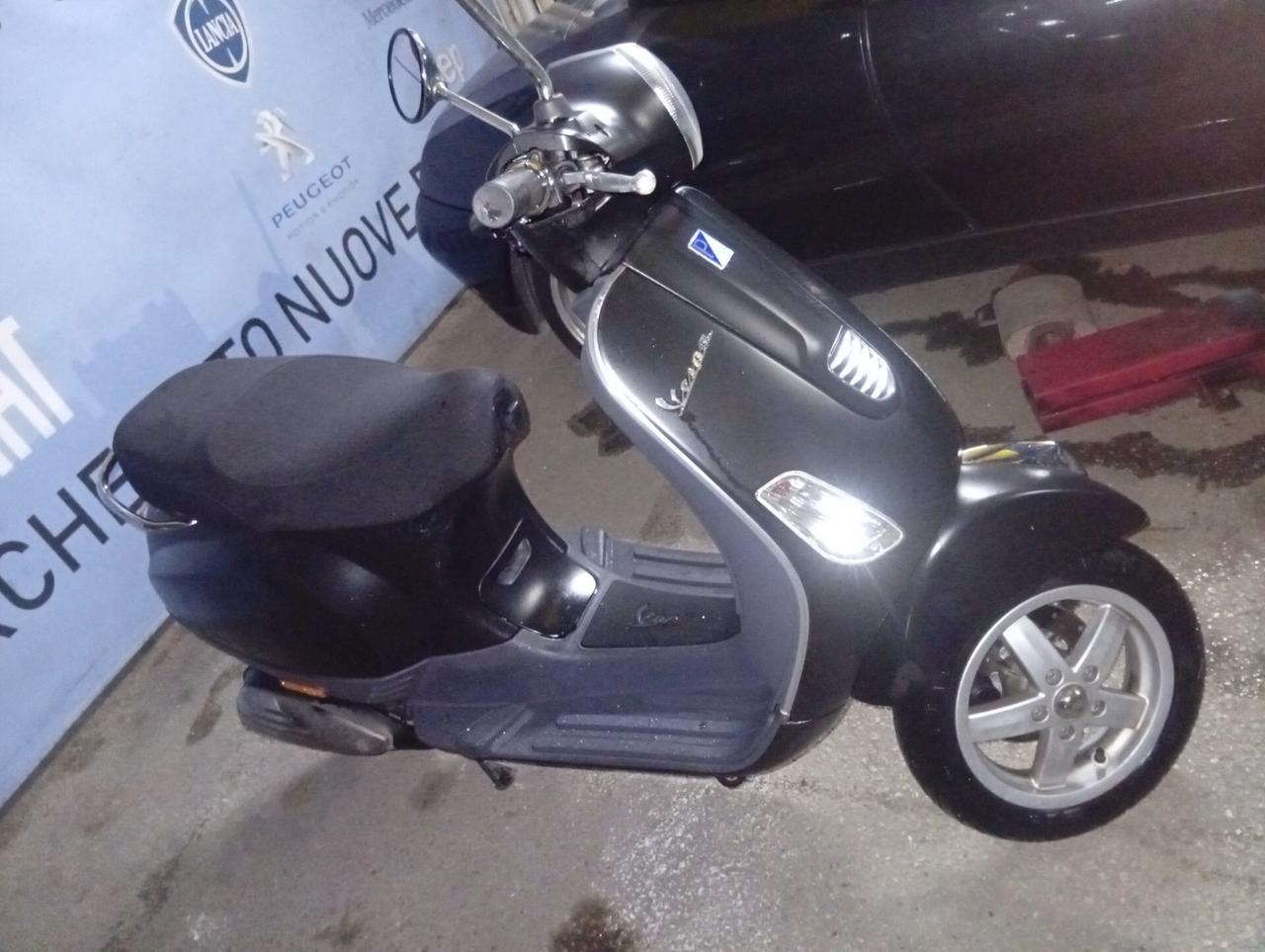 Piaggio Vespa 50 LX 4T