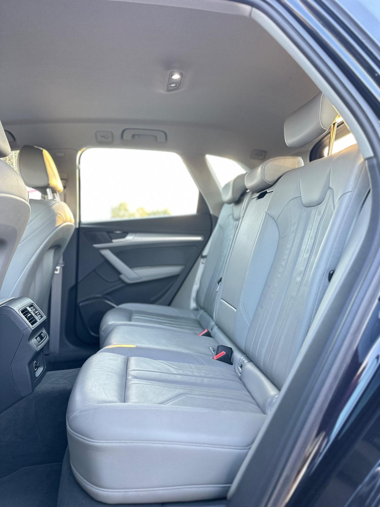 Audi Q5 2.0 TDI 150 CV Design-2017 LED/PELLE/18"