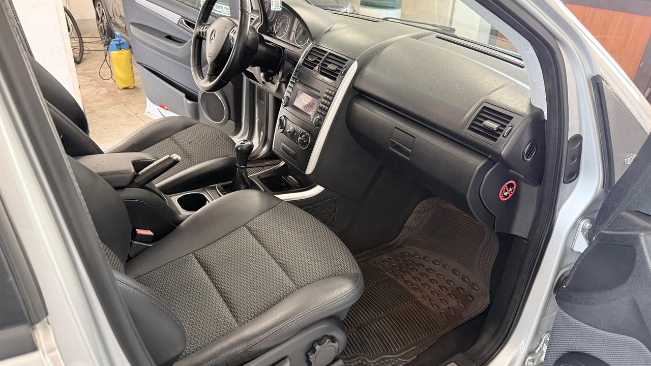 Mercedes-benz A 160 BlueEFFICIENCY Coupé Avantgarde