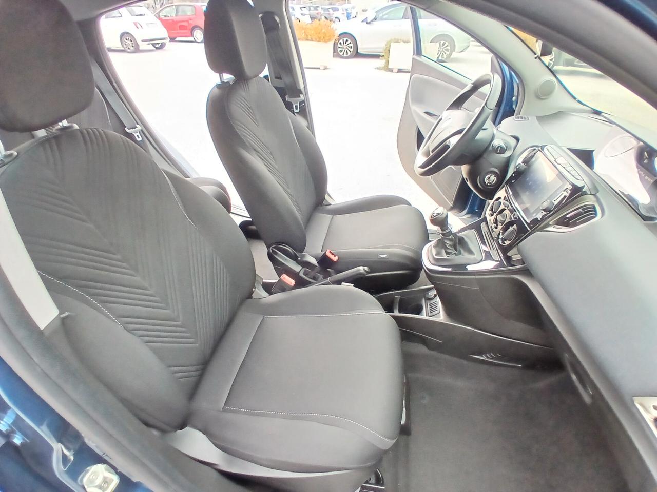 Lancia Ypsilon 1.0 HYBRID 70CV GOLD 2023