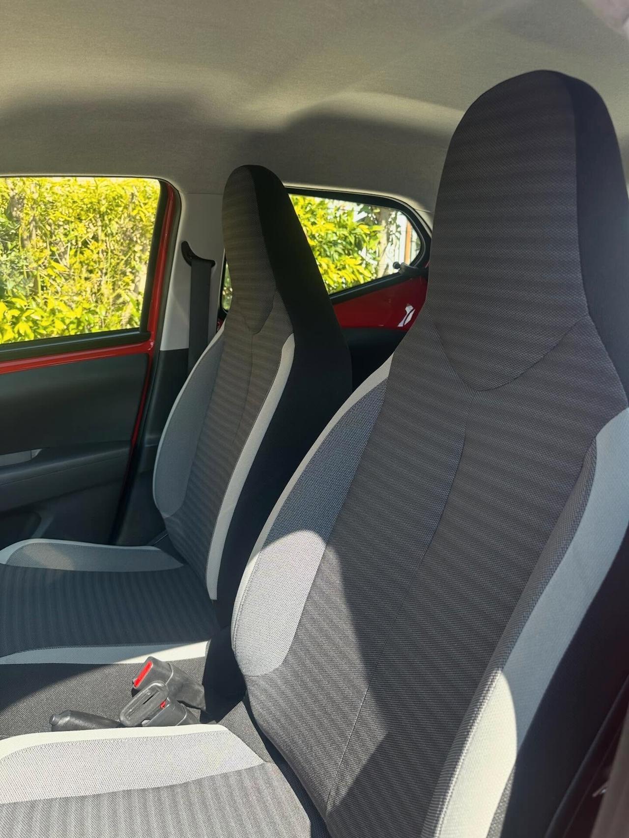 Toyota Aygo Connect 1.0 VVT-i 72 CV 5 porte x-clusiv