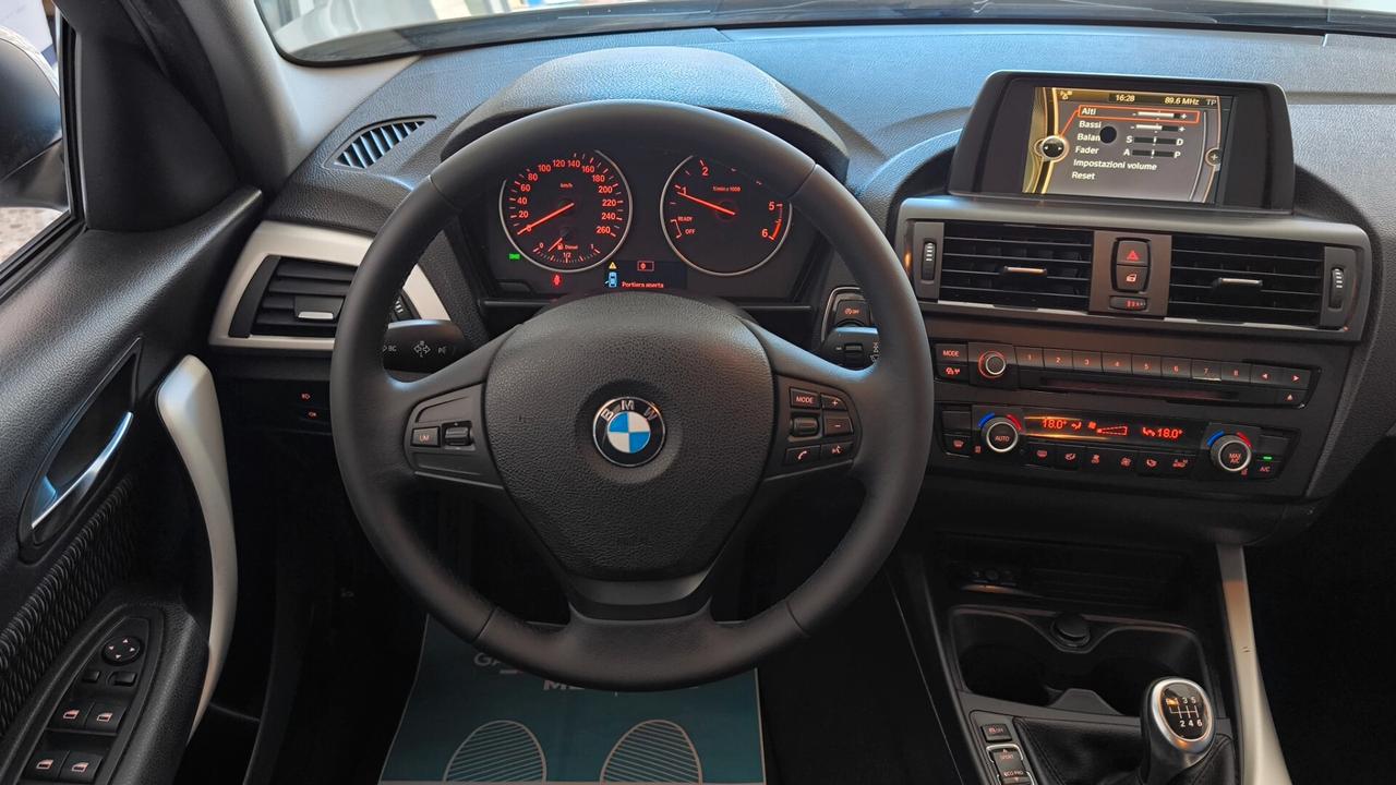 Bmw 116 116d 5p. Urban