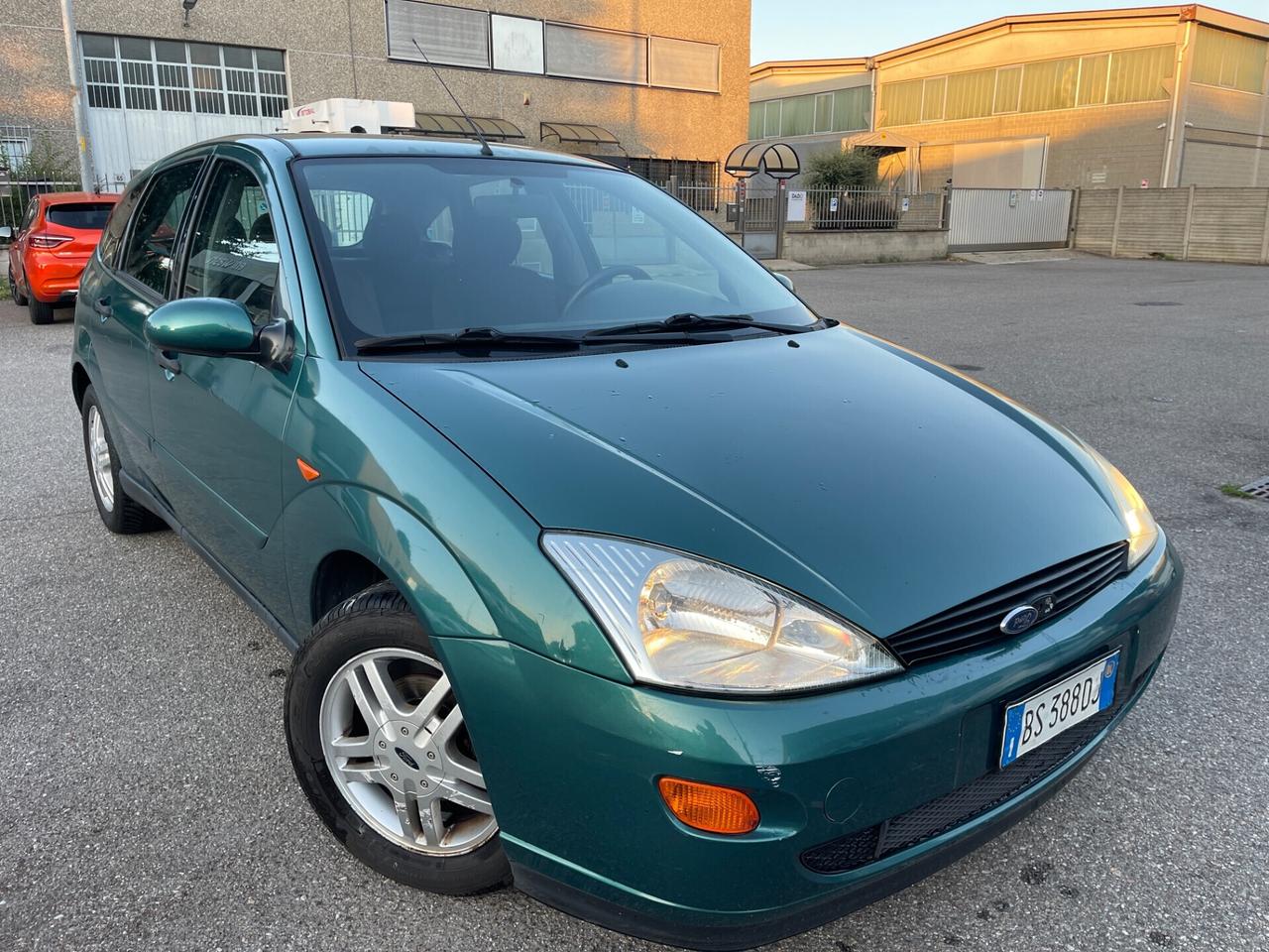 Ford Focus 1.6i benzina uni prop