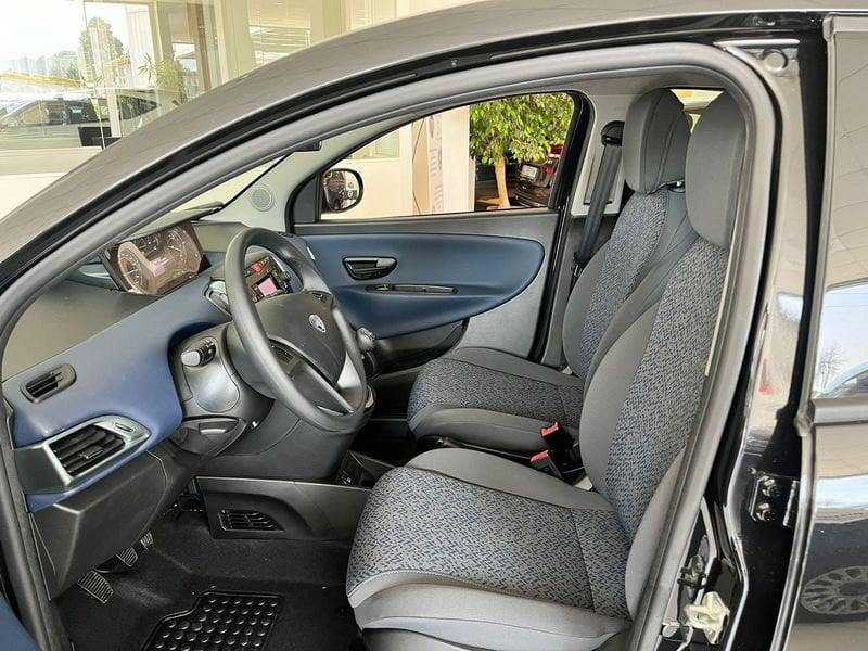 Lancia Ypsilon 1.0 FireFly 5 porte S&S Hybrid Oro