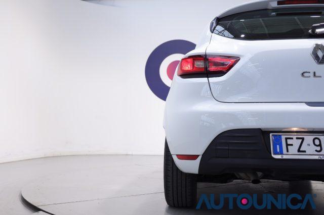 RENAULT Clio TCE 12V 75 CV 5 PORTE GENERATION NEOPATENTATI