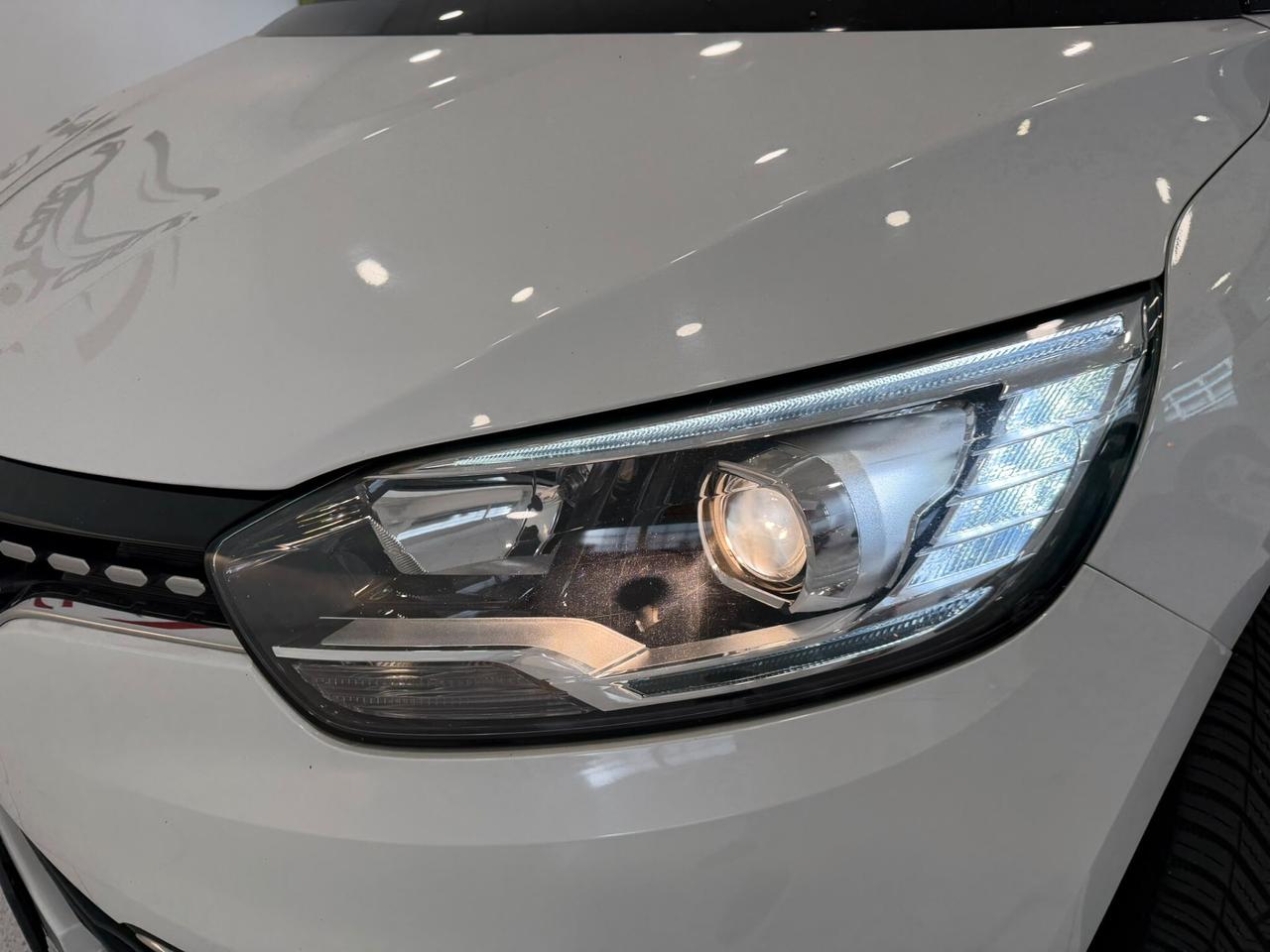Renault Scénic TCe 140 CV EDC FAP Intens