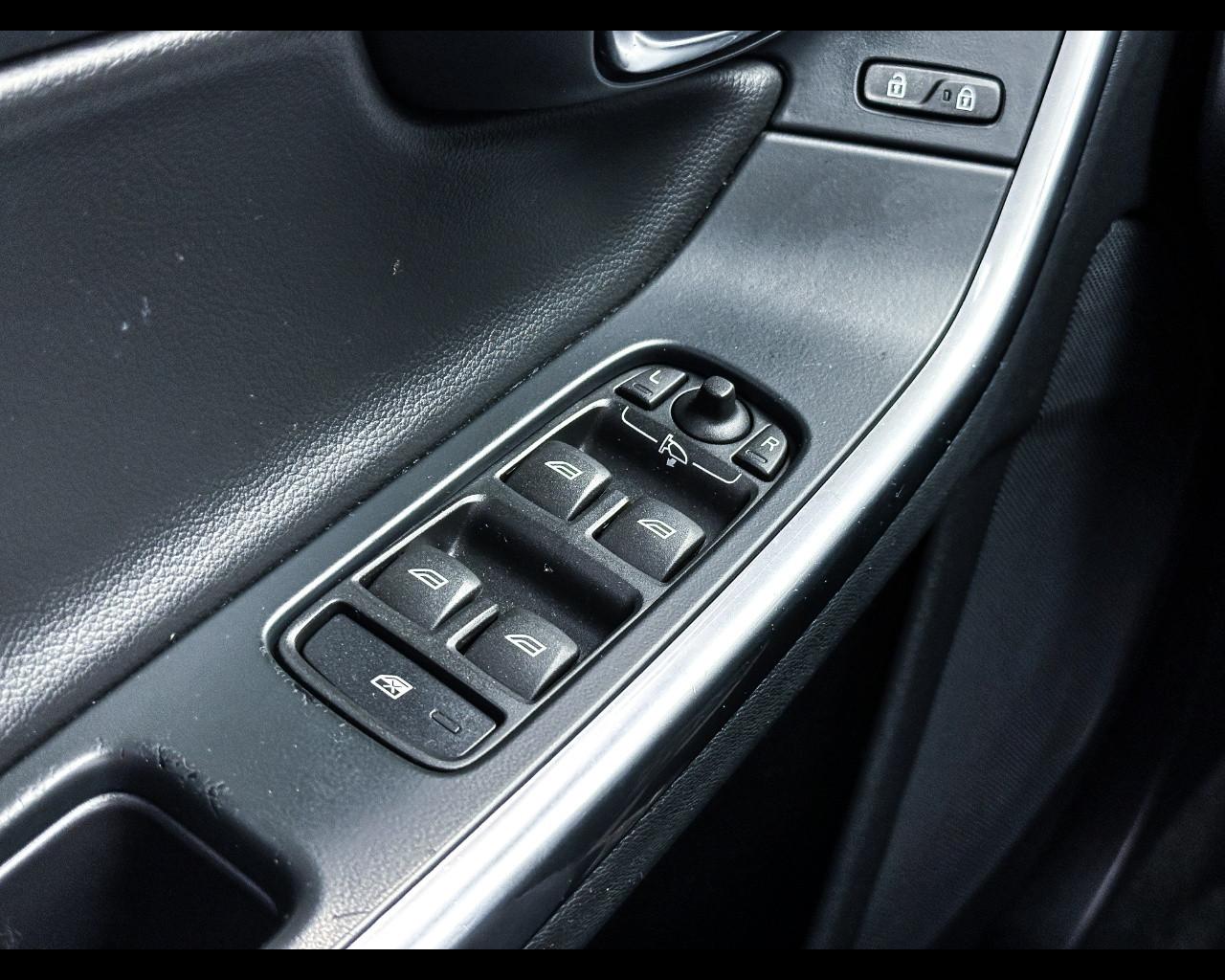 VOLVO S60 (2010-2018) - S60 D2 Kinetic