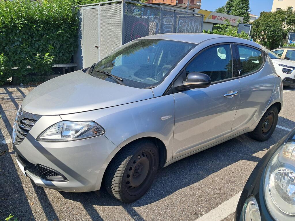 Lancia Ypsilon 5 Porte 1.2 Silver