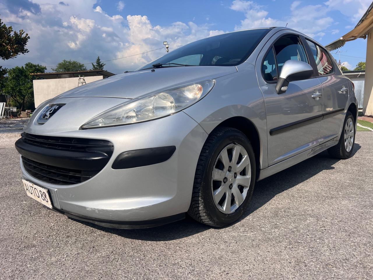 Peugeot 207 1.4 5p.
