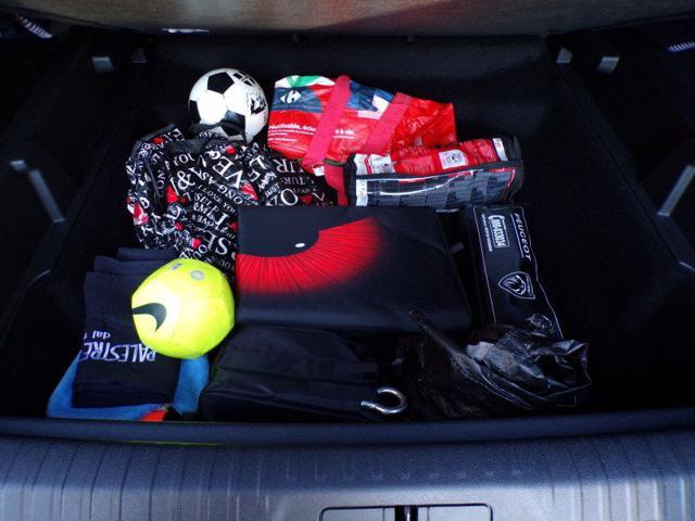 PEUGEOT 3008 Hybrid 145 e-DCS6 GT