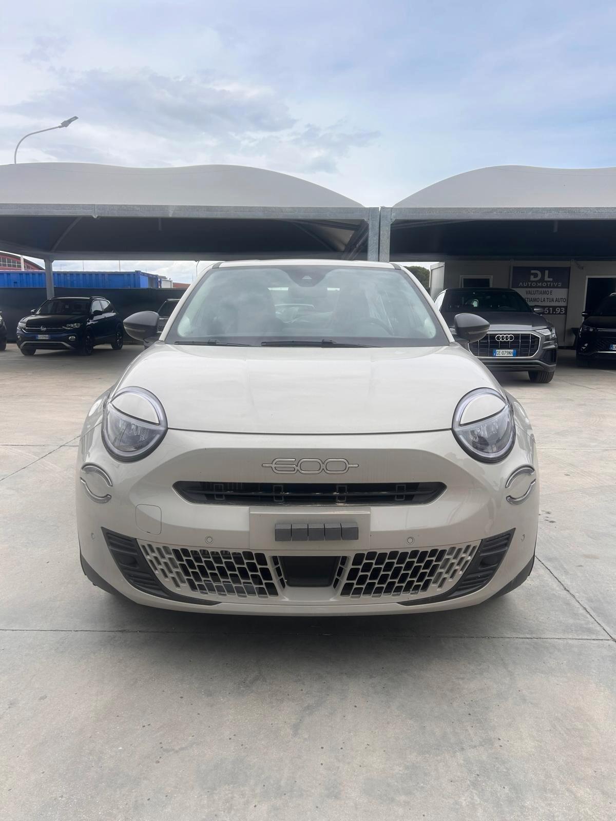 Fiat 600 Hybrid 110 CV DCT MHEV Pop