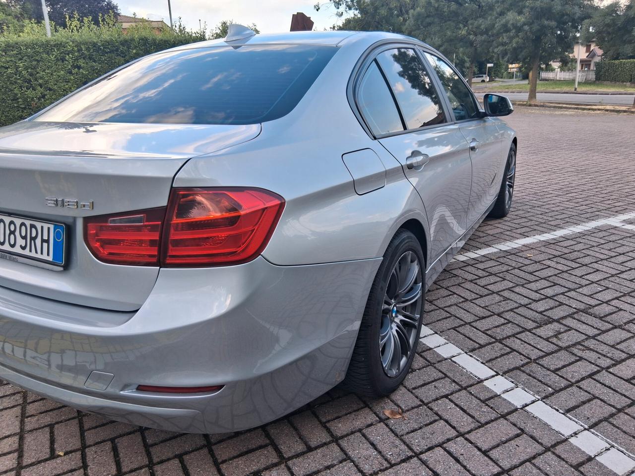 Bmw 318d Msport . CELL 320 147 1147..WUATSAPP 3276540940