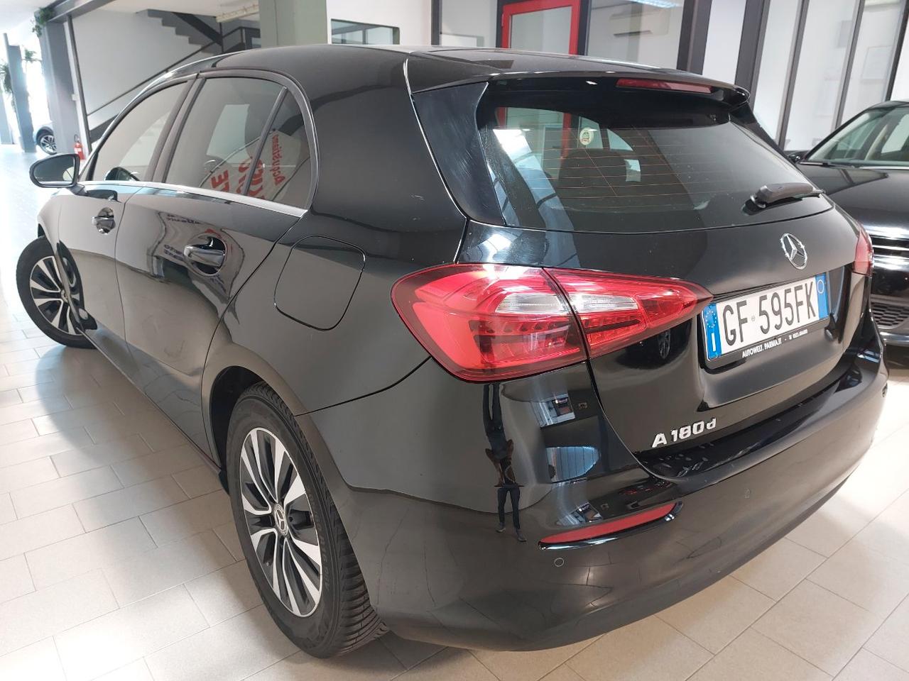 Mercedes A 180 D Business 8G-DCT