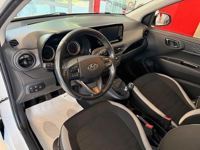 HIUNDAY I10 1.0 BENZINA TECH FULL OPTIONALS ADATTA A NEO PATENTATI