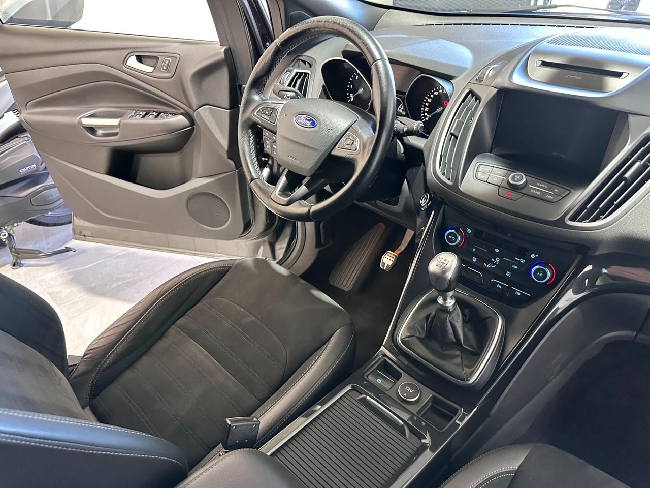 Ford Kuga 1.5 TDCI 120 CV ST-Line - CAMERA - NAVI