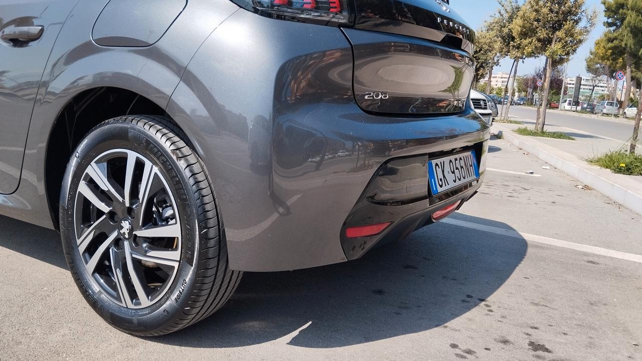 PEUGEOT 208 1.2 BENZ ALLURE-PREZZO PROMO