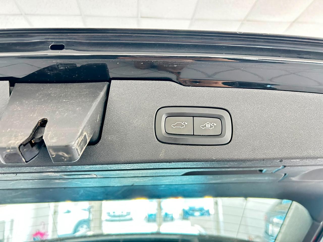 Volvo V60 D3 2.0D SOLO X RIVENDITORI 2019