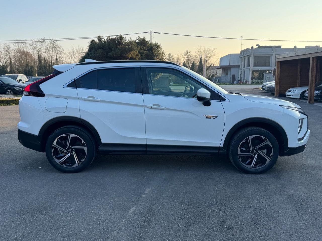 Mitsubishi Eclipse Cross 2.4 MIVEC 4WD PHEV Intense 39,999km