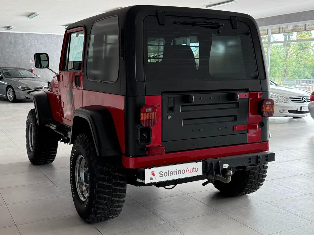 Jeep Wrangler Hard Top 4.0 Laredo autocarro