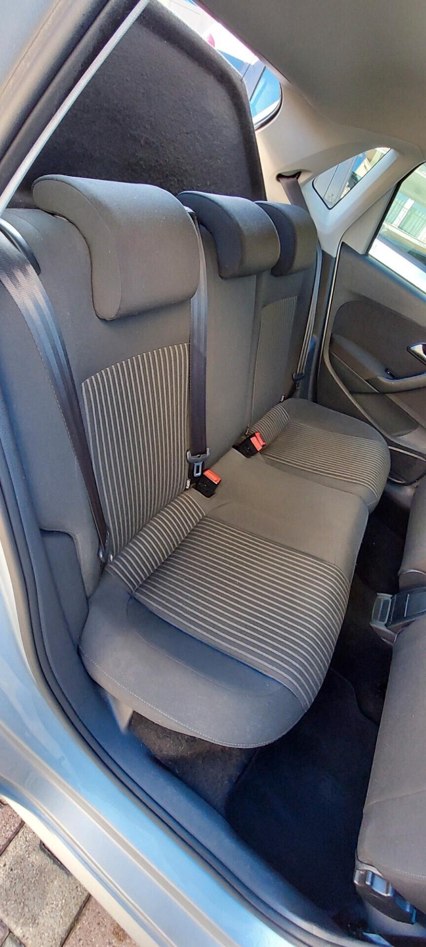 POLO 1,6 DIESEL 90 CV TELEFONO SENSORI COMANDI AL VOLANTE LEGA IMPECCABILE X NEOPATENTATI