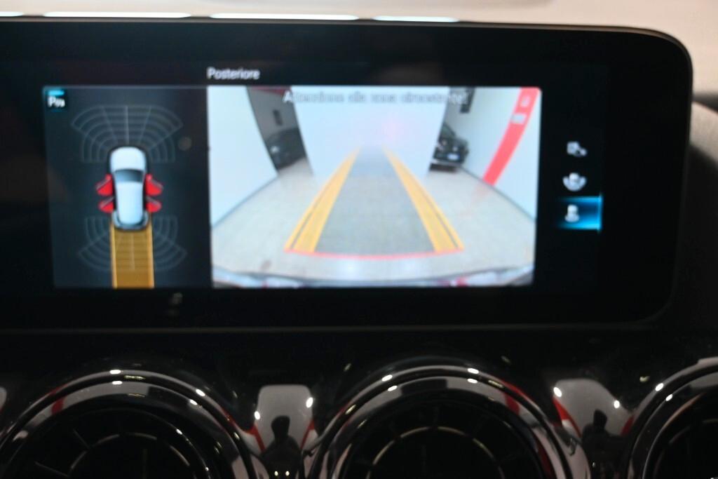 MERCEDES-BENZ GLA 180D 115CV AUTOMATIC BUSINESS SOLUTION ( CRUISE - PELLE - TETTO PANORAMICO APR. - NAVI PREMIUM - MIRROR - PARK ASSIST - TELECAMERA POST. ) CC. 1.950